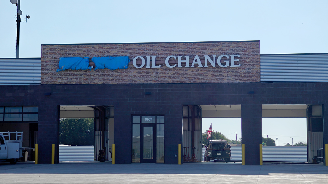 New location of Bolton Oil Change in Lubbock, Texas