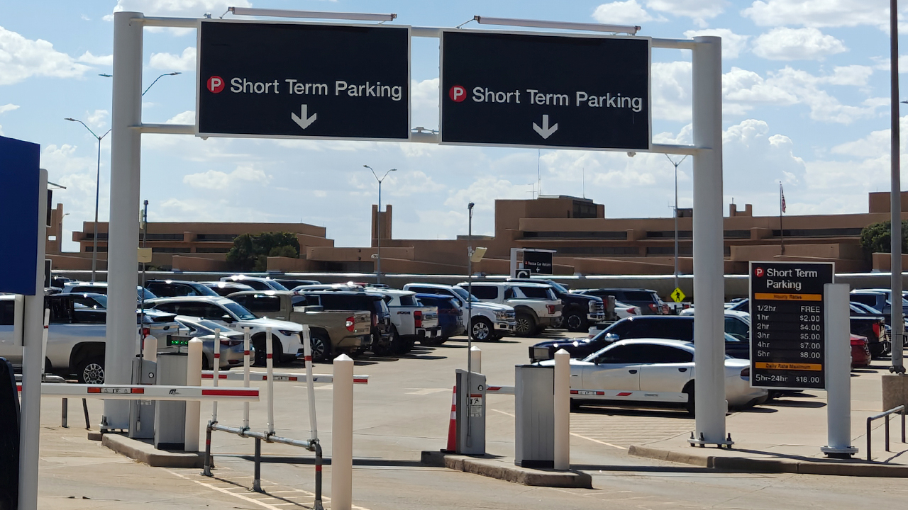 airport parking in Lubbock, Texas