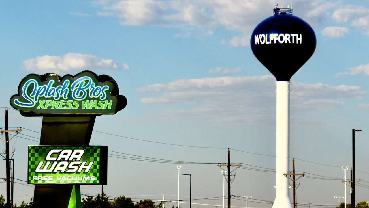 Water tower in Wolfforth, Texas